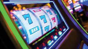 9apiso apk platform hero banner showing sports and casino entertainment
